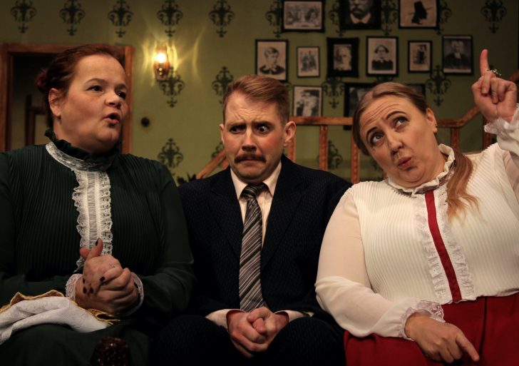 Blúndur og blásýra í Freyvangi